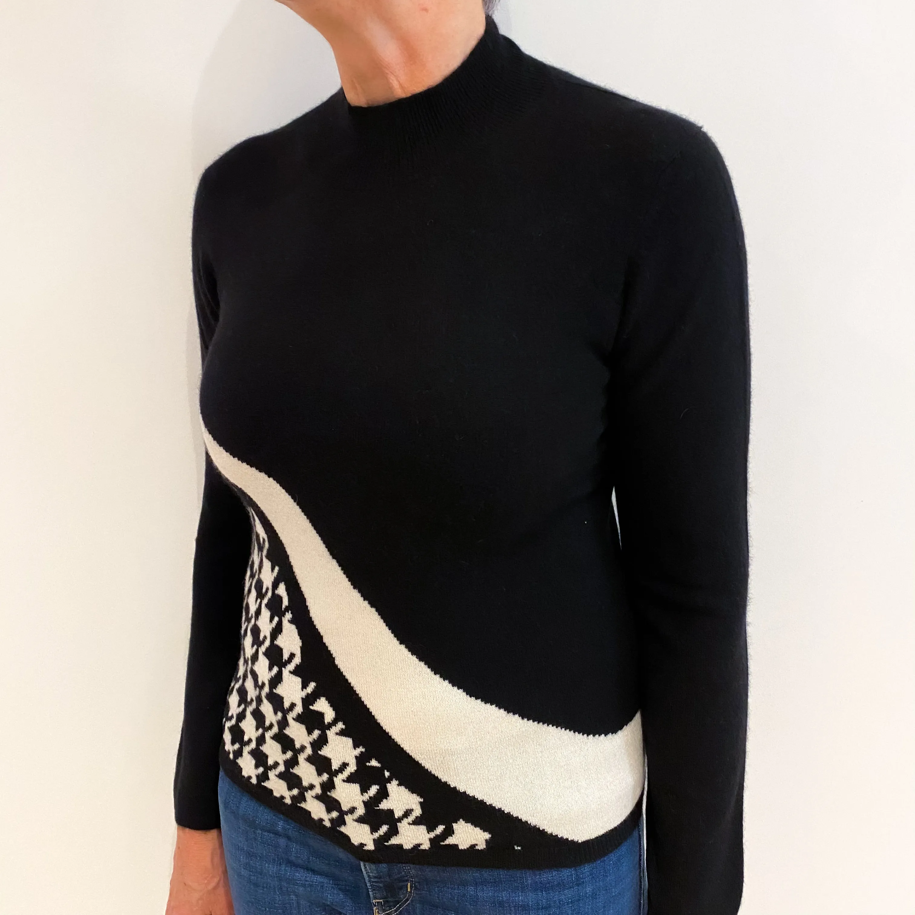 Black White Patterned Cashmere Turtle Neck Jumper Medium