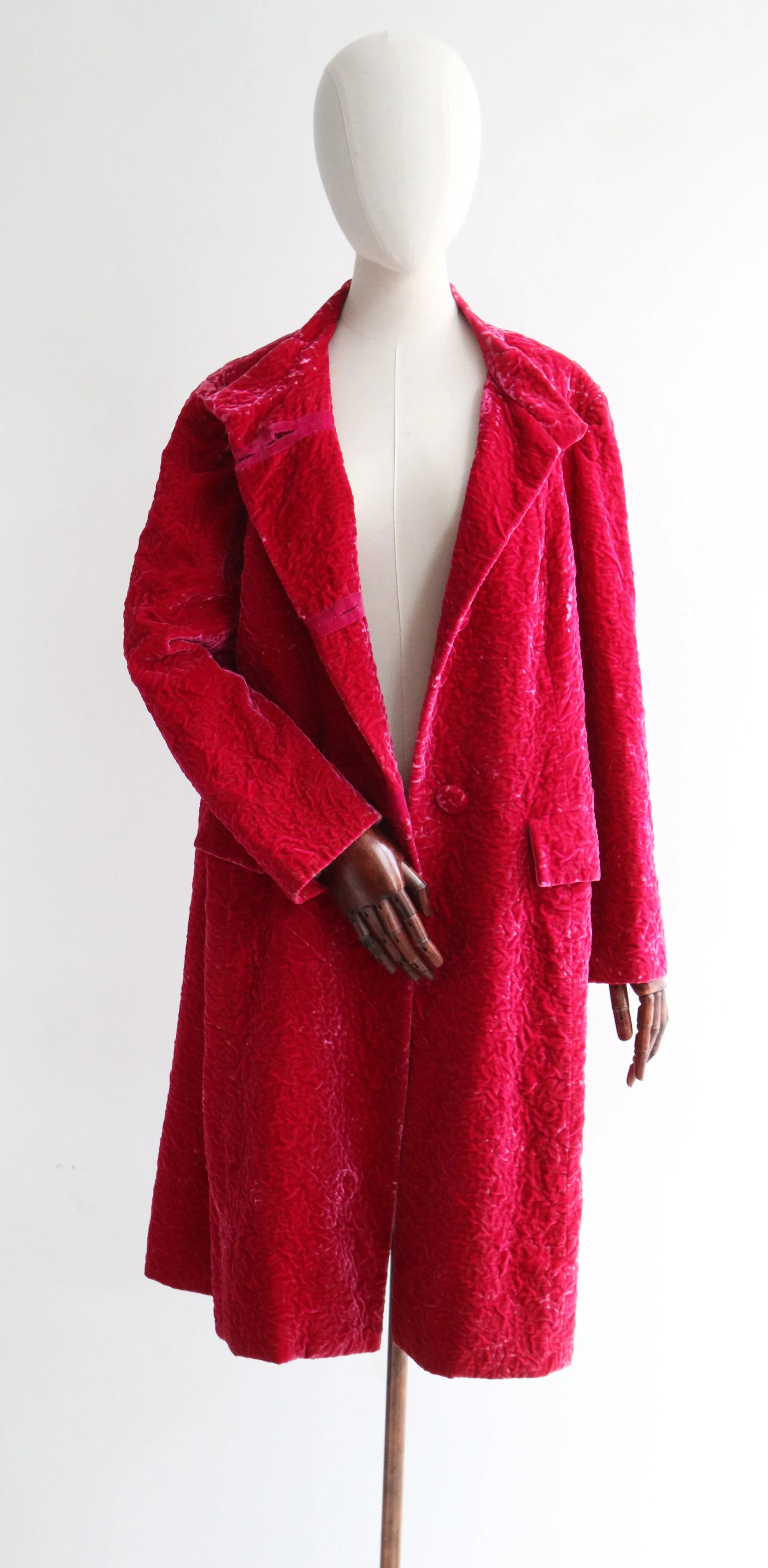 "Pink Matelasse Velvet" Vintage 1960's Hot Pink Matelasse Velvet Coat UK 14 US 10