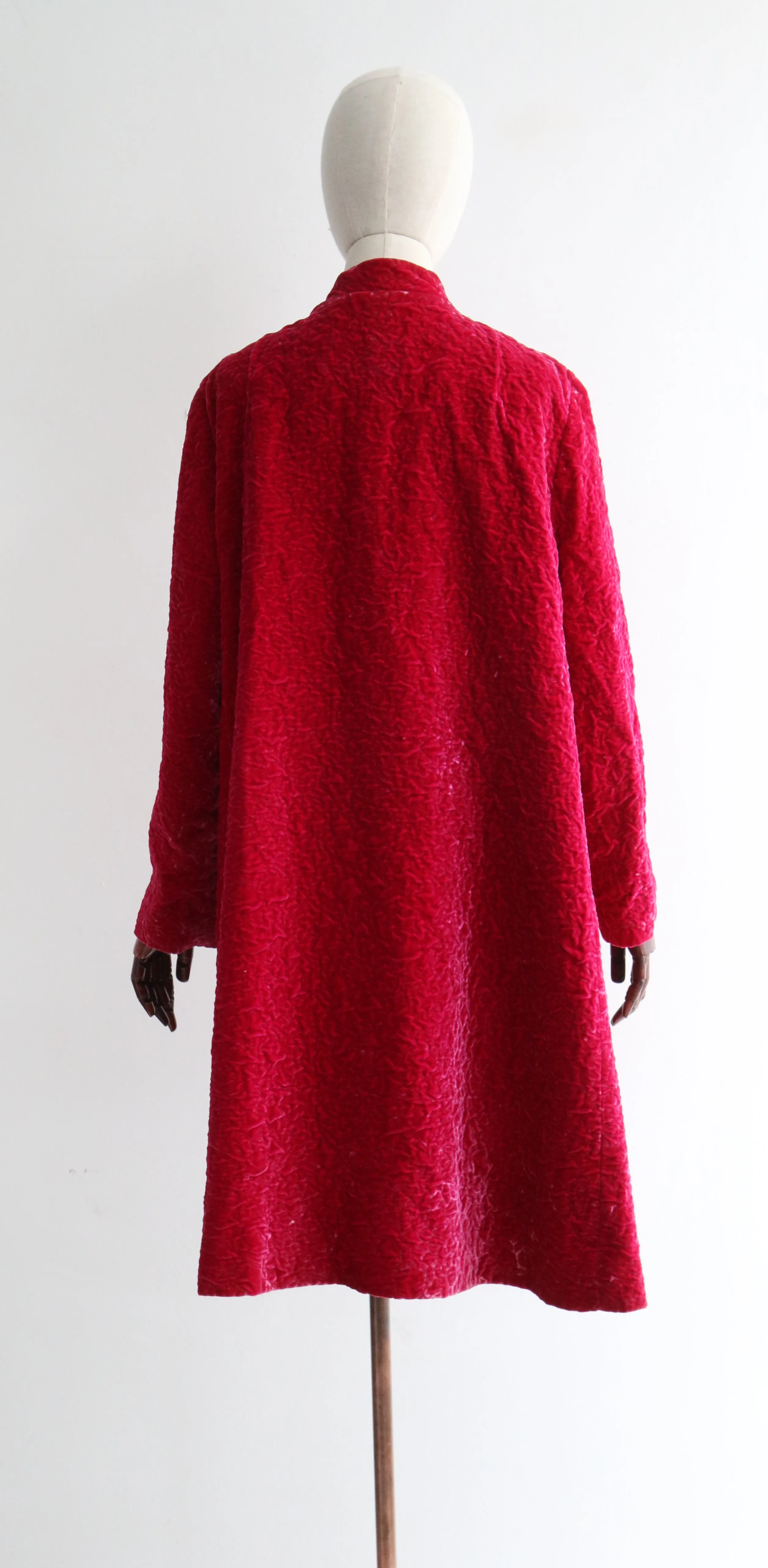 "Pink Matelasse Velvet" Vintage 1960's Hot Pink Matelasse Velvet Coat UK 14 US 10