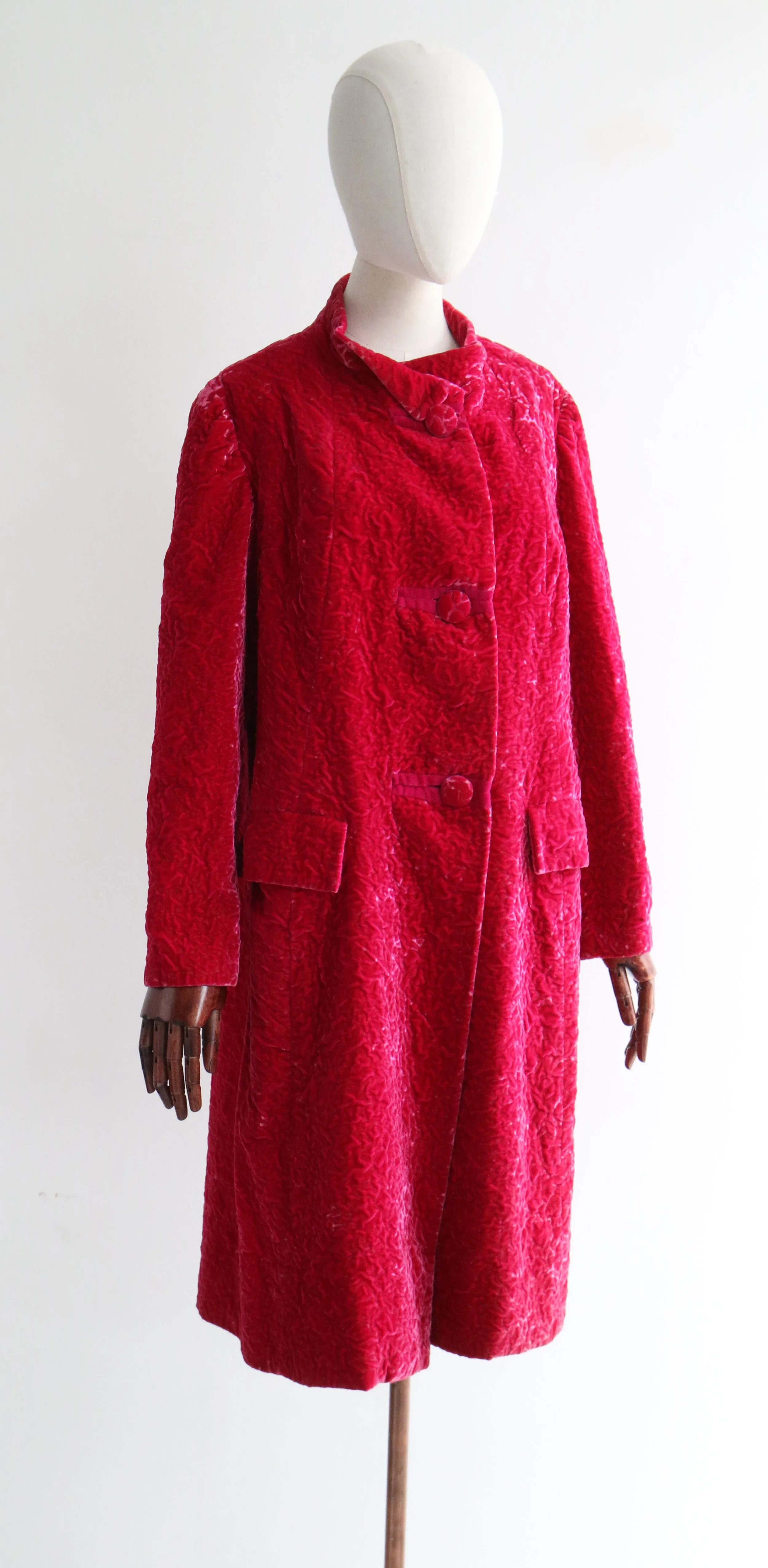 "Pink Matelasse Velvet" Vintage 1960's Hot Pink Matelasse Velvet Coat UK 14 US 10