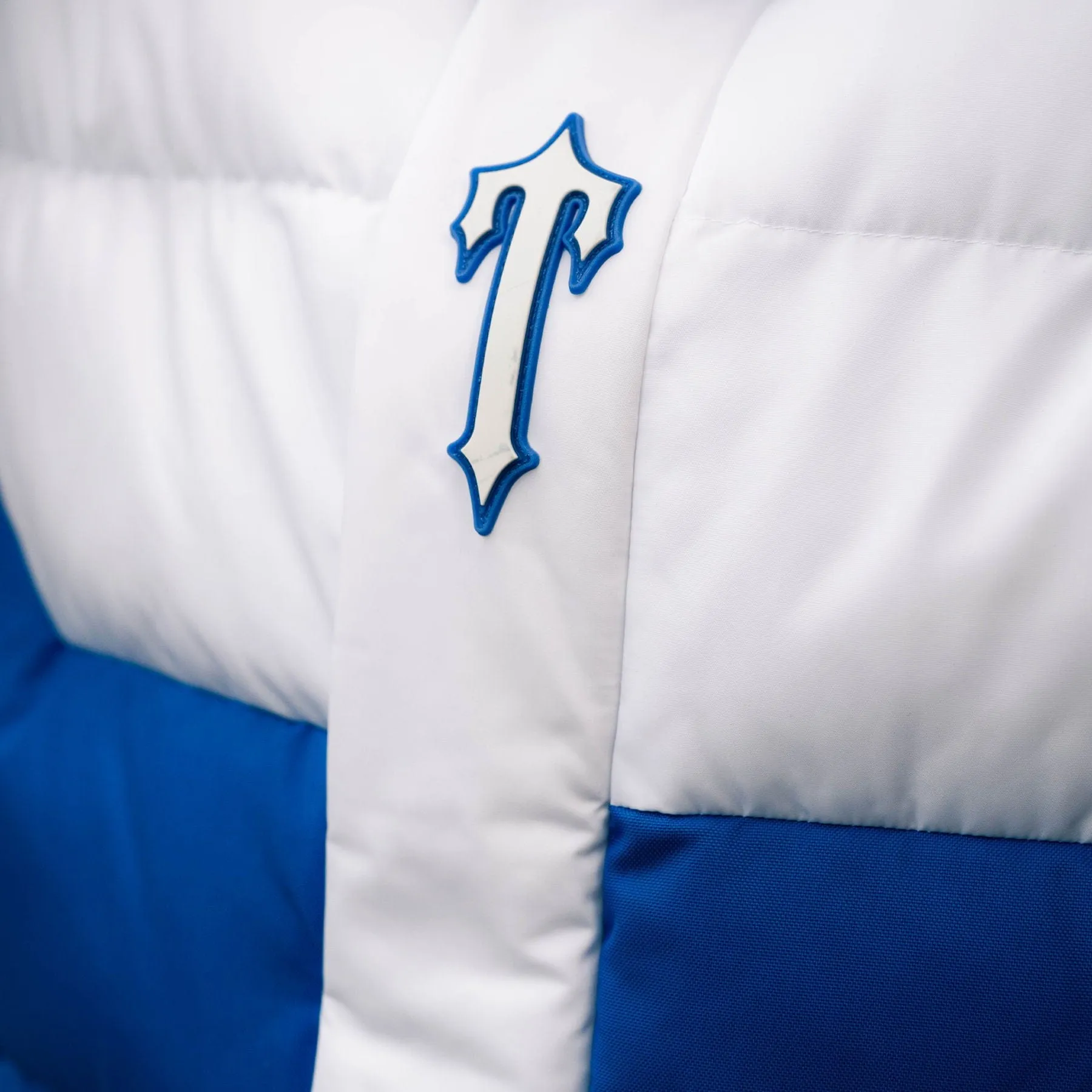 Trapstar Decoded Puffer 25 'White Blue'