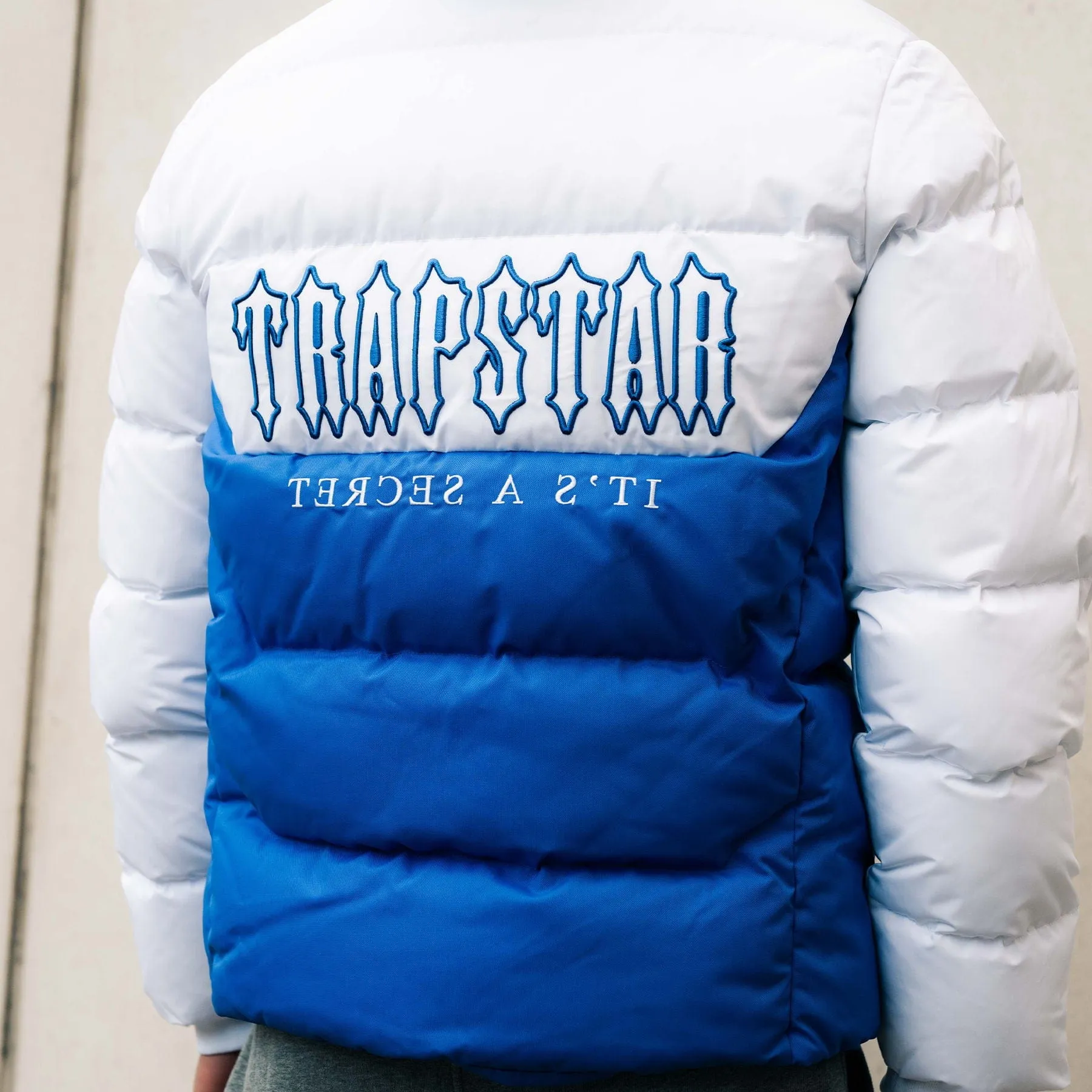 Trapstar Decoded Puffer 25 'White Blue'